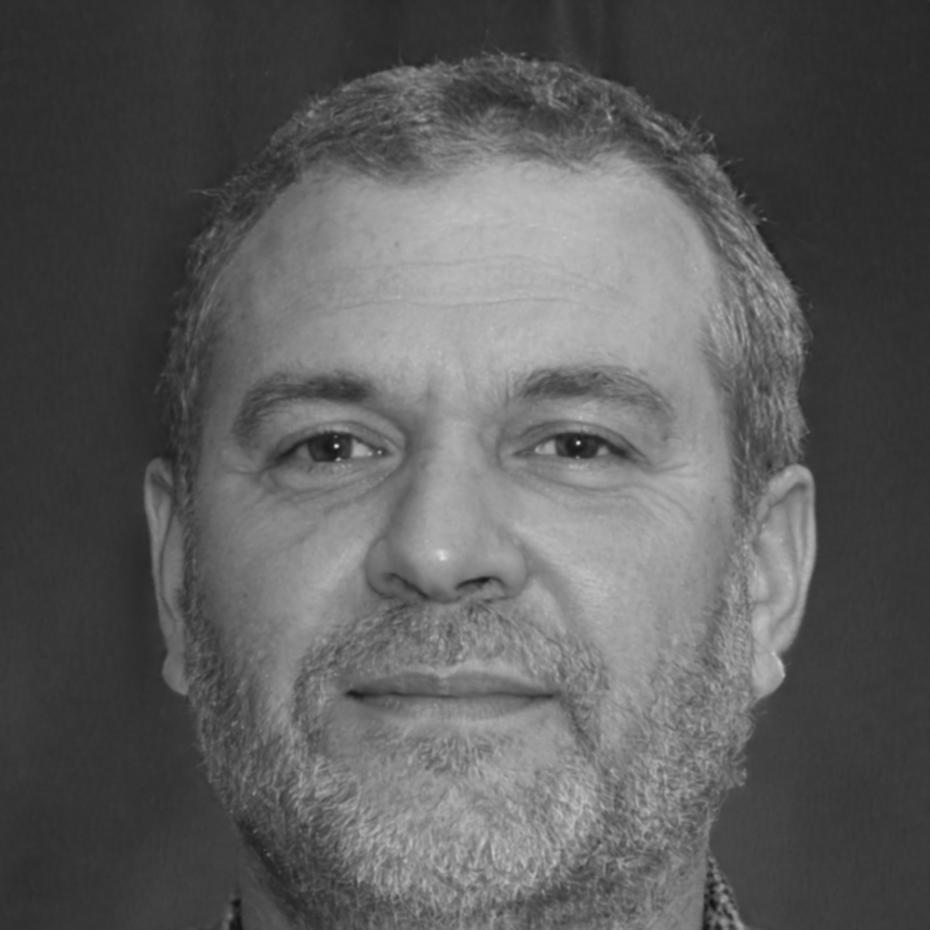 Portrait von Klaus Weber, Finanzexperte und Trainer bei lumirevex